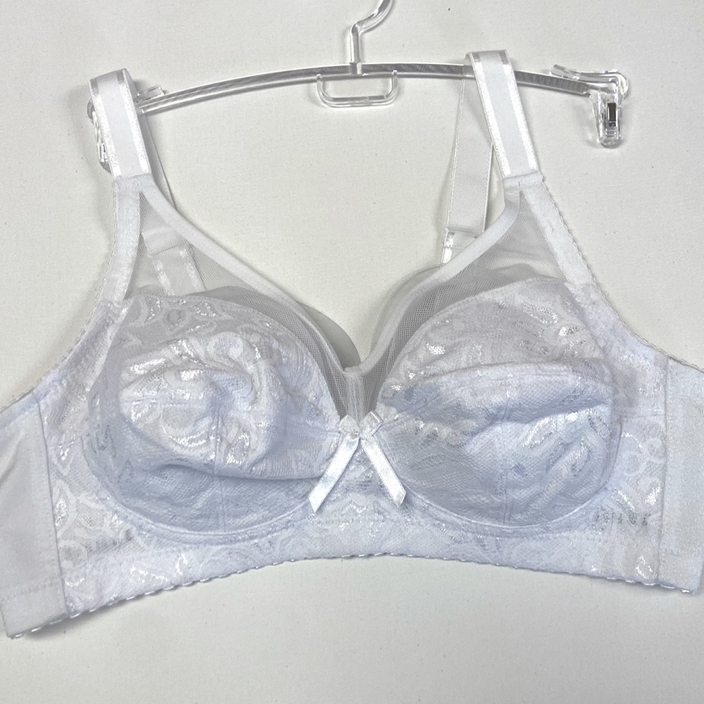 Beautiful white bra, Made Colombia, New, Sale Sample
